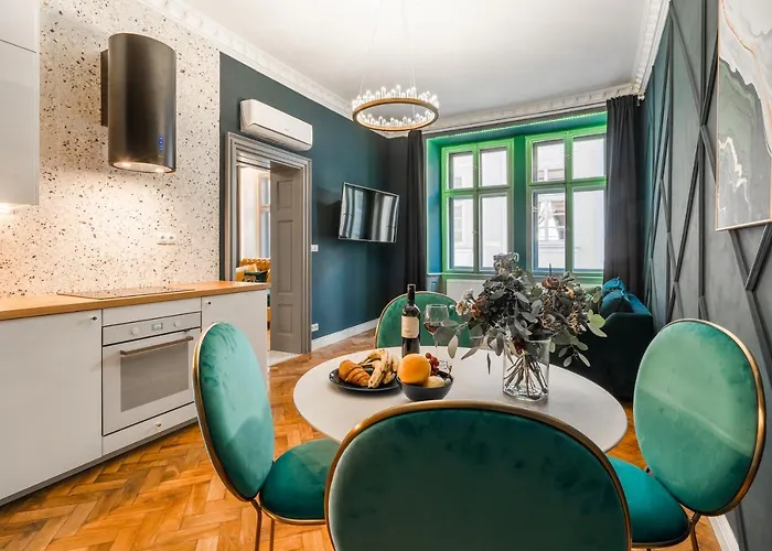 Charles Bridge By Riverside Appartement *